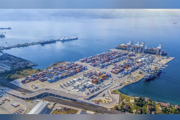 DP World Evyap, 2025 yılında 1 milyon TEU konteyner elleçleme başarısına ulaştı DP World Evyap, 2025 yılı itibarıyla Körfez ve Yarımca terminallerinde