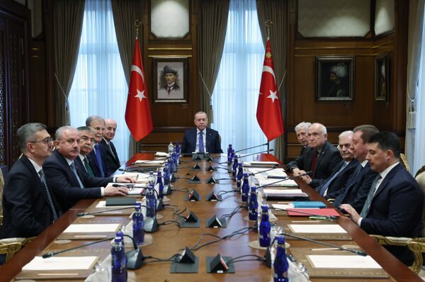 Duran’dan Yüksek İstişare Kurulu Toplantısı’na ilişkin açıklama Cumhurbaşkanlığı Yüksek İstişare Kurulu, Cumhurbaşkanı Recep Tayyip Erdoğan başkanlığında Cumhurbaşkanlığı