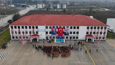 Darıcı Mahallesi’nde yapımı tamamlanan 24 derslikli İsmetpaşa Ortaokulu’nun yeni binası