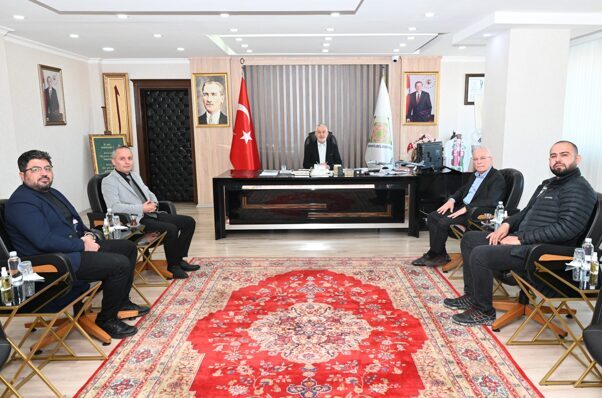 ERAH Havacılık Akademisi Genel Müdürü Erdoğan Cabıoğlu ve beraberindekiler, Belediye