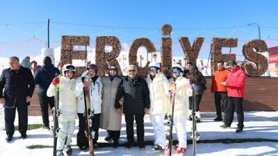 Kayseri Büyükşehir Belediyesi tarafından turizme kazandırılan Erciyes Kayak Merkezi, akademik