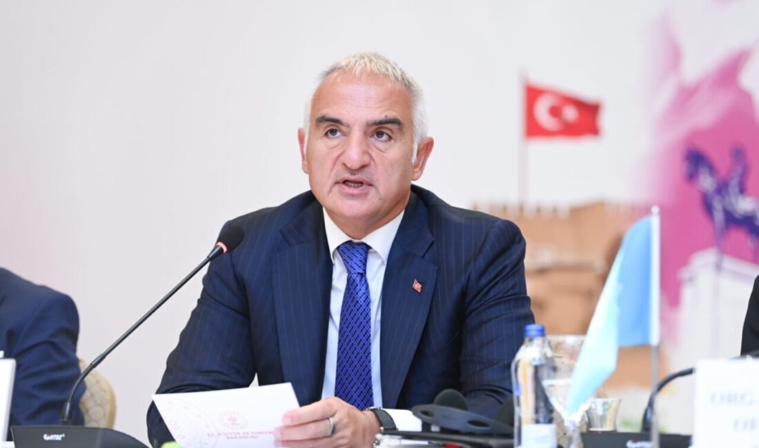 Ersoy: Taş Tepeler Projesi’ndeki bulgular Neolitik Dönem’e dair çerçeveyi genişletiyor Kültür ve Turizm Bakanı Ersoy, Taş Tepeler Projesi’nde bu sezon