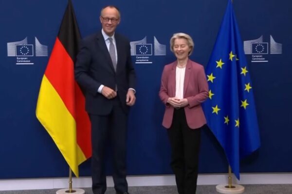 Euroclear: Ukrayna’ya verilecek tazminat kredisi kırılgan, öngörülemez ve riskli Dondurulmuş Rus varlıklarının ana saklama kuruluşu Euroclear'ın teklifin "çok kırılgan",