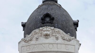 18 milyar avronun neredeyse tamamı özel Fransız bankalarında tutuluyor. Paris,