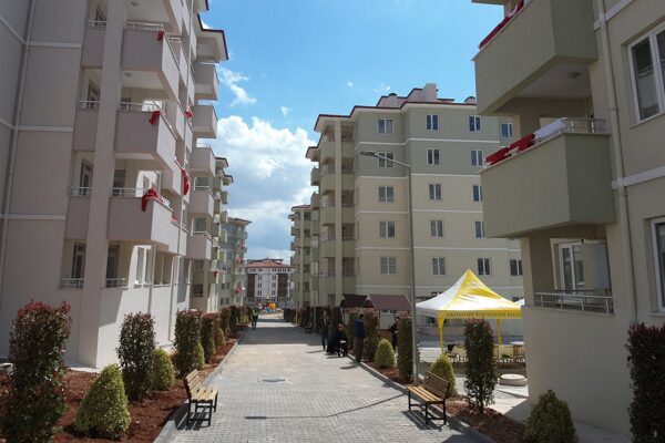Kuzeyşehir ve Güneyşehir’de Gaziantep Büyükşehir Belediyesi’nin iştiraki olan Gazi Konut