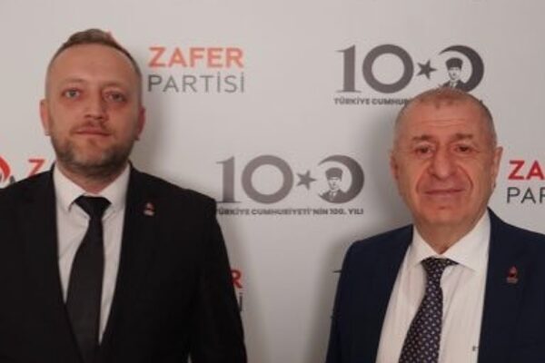 Gazi’den operatör zamlarına tepki Zafer Partisi Bursa İl Başkanı Gazi, operatörlerin fiyat politikalarını eleştirdi.