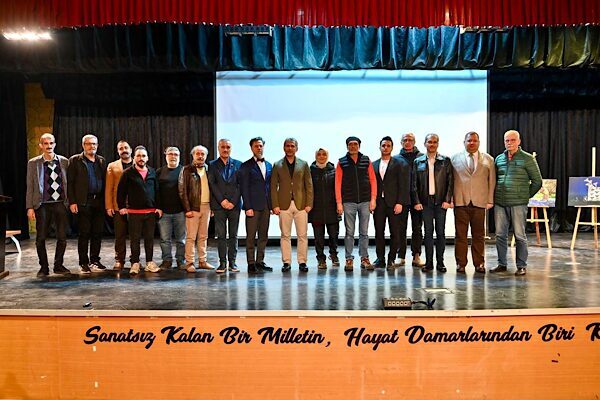 Gemlik Fotoğrafçılar Maratonu’nda ödüller verildi Gemlik Belediyesi ile BUFSAD tarafından düzenlenen 4. Gemlik Fotoğrafçılar Maratonu’nda