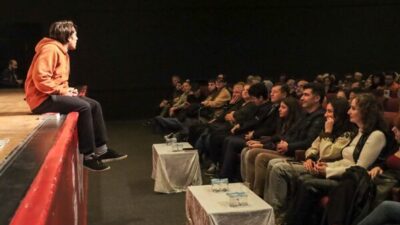 Oyunu Yalova Belediye Başkan Yardımcısı Mesut Tutuğ, İl Jandarma Alay