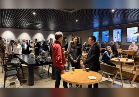 “Hotline Beijing” izleyiciyle buluştu: Çin’in kamu-vatandaş yönetişim modeli anlatıldı CGTN Türk’ün ev sahipliğinde 13 Aralık Cumartesi günü düzenlenen “Hotline