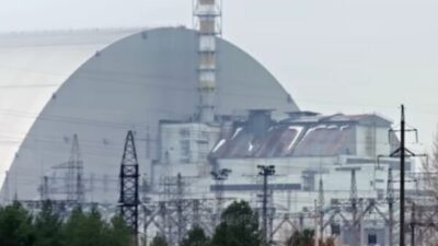 Şubat ayında bir drone saldırısı, yıkılan reaktörün yanına özenle inşa