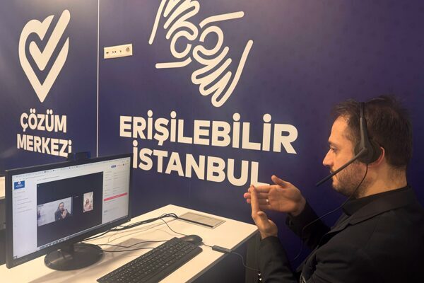 İBB, işitme ve konuşma engelli bireyler için görüntülü çağrı hizmeti