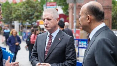 İstanbul Valisi Davut Gül, Eyüpsultan'da yer alan Türkiye Dil ve