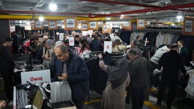 İstanbul Bahçelievler’de bir alışveriş merkezinde geleneksel “Garaj Günleri” başladı. Etkinliğin