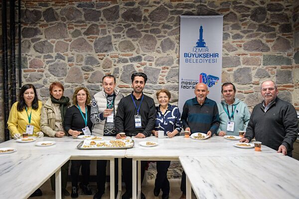 İzmir’de Mutfak Atölyesi dersi düzenlendi İzmir Büyükşehir Belediyesi’nin 60 yaş ve üzeri yurttaşların yaşam boyu