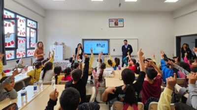 İzmir Büyükşehir Belediyesi şirketi Metro A.Ş, öğrencileri metro ve tramvay