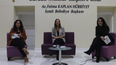 İzmit Belediyesi tarafından düzenlenen Dijital Dünyada Sağlıklı Çocuk Büyütmek panelinde