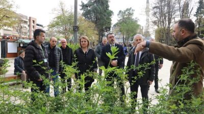 İzmit Belediyesi, kent merkezinde yoğun olarak kullanılan Yeni Cuma Parkı’nda