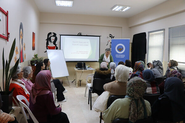 İzmit’te “Güçlü Kadın Güçlü Toplum” projesi 2. grup eğitimleri tamamlandı İzmit Belediyesi Kadın ve Aile Hizmetleri Müdürlüğü ile Türk Üniversiteli