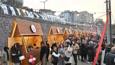İYİ Parti Gemlik İlçe Başkanı Karaduman, üniversite yerleşkesinin önüne kurulan “Yaşam