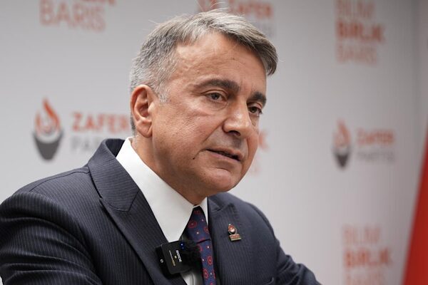 Zafer Partisi Sözcüsü Karamahmutoğlu, partisinin haftalık basın toplantısında Türkiye’deki güncel