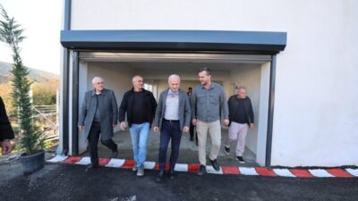 Yıllardır atıl halde bulunan eski yapı tamamen yenilenerek 2 katlı