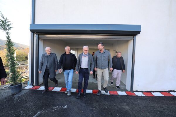 Yıllardır atıl halde bulunan eski yapı tamamen yenilenerek 2 katlı