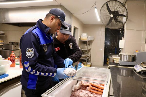 Kaş Belediyesi Zabıta Müdürlüğü ekipleri, İlçe Tarım Müdürlüğü ekipleri ile