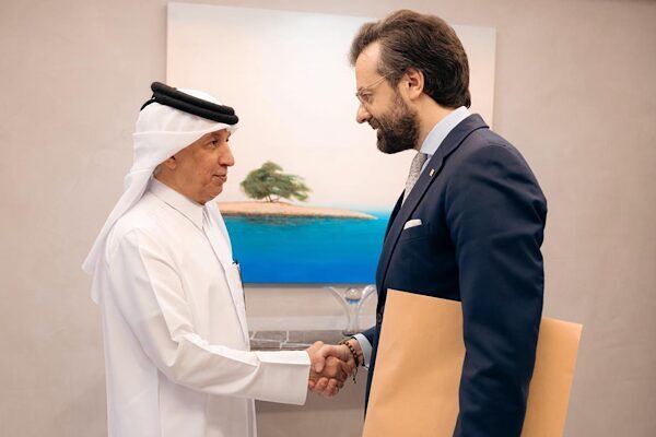 Katar Emiri Al-Thani, dost ülke İspanya Krallığı Başbakanı Sanchez’den yazılı bir mesaj