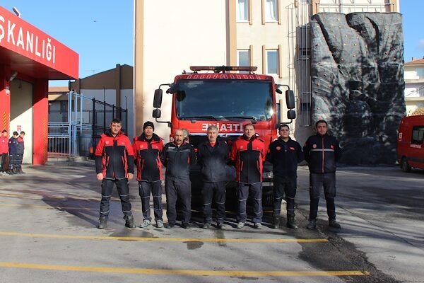 Kayseri İtfaiyesi Kırıkkale yangınına destek verdi Kayseri Büyükşehir Belediye Başkanı Dr. Memduh Büyükkılıç’ın talimatıyla, Kırıkkale’nin Yahşihan