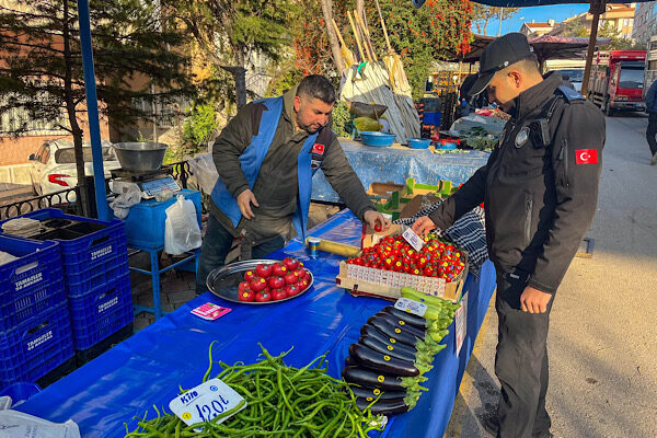 Keçiören Belediyesi Zabıta Müdürlüğü’nün pazar yerleri ve işletmelerde yürüttüğü yaka