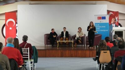 Eskişehir Haller Gençlik Merkezi’nde düzenlenen panelde, şehrin iklim değişikliğinin etkilerine