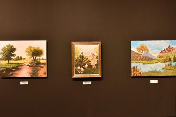 Güzel Sanatlar Derneği’nin (GÜSAD) düzenlediği “Kışın Soğuğunda Sıcağa Dönen Renkler”