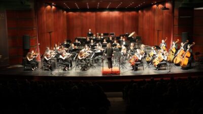 Konserin ilk bölümünde R. Wagner’in Rienzi Uvertürü seslendirildi. Ardından fagot