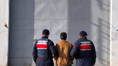 Kocaeli İl Jandarma Komutanlığınca aranan şahısların yakalanmasına yönelik operasyonlar düzenlendi.