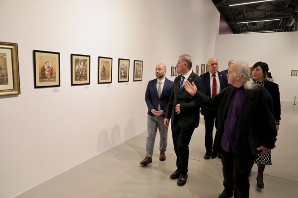 İBB Sanat Koleksiyonları halkla buluşturuluyor. İBB Başkanvekili Nuri Aslan koleksiyonun