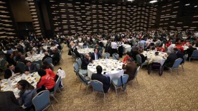 Selçuklu Kongre Merkezi’nde düzenlenen program 80’ler ve 90’lar dönemine ait