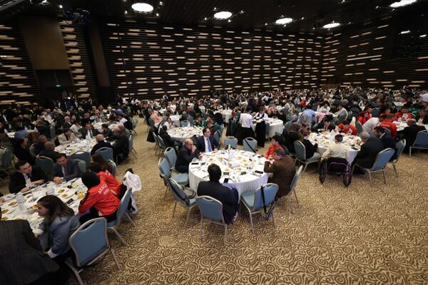 Konya’da özel bireyler ve aileleri için özel buluşma Selçuklu Kongre Merkezi’nde düzenlenen program 80’ler ve 90’lar dönemine ait