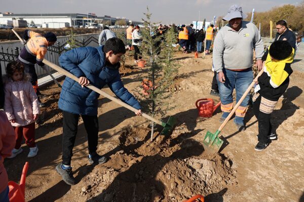 Büyükşehir Belediyesi tarafından “Köklerimiz Engel Tanımaz” temasıyla doğaya katkı sağlayan,
