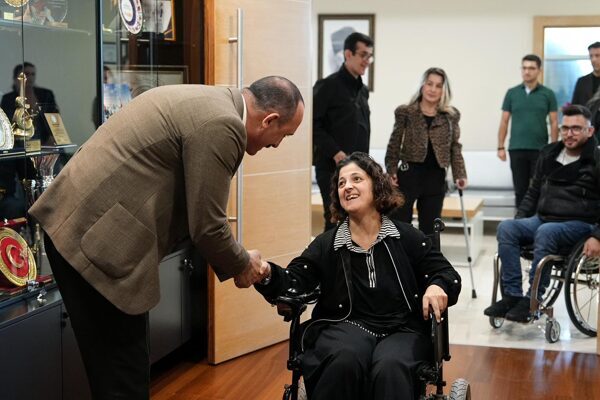 Konyaaltı Belediye Başkanı Kotan, Dünya Engelliler Günü dolayısıyla Konyaaltı Belediyesi’nde