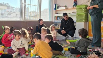 Konyaaltı Belediye Başkanı Kotan, yürüyerek sürdürdüğü saha ziyaretleri kapsamında Konyaaltı