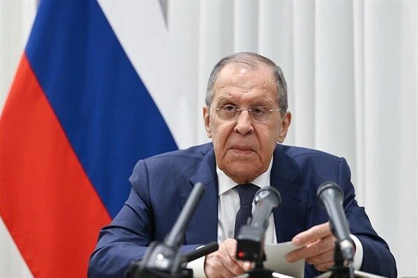 Lavrov, Güney Afrikalı mevkidaşı ile telefonda görüştü Rusya Dışişleri Bakanı Sergey Lavrov ile Güney Afrika Uluslararası İlişkiler