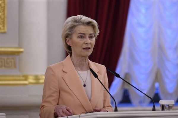 Leyen: Ukrayna’ya destek ve Avrupa’nın savunma hazırlığı ana önceliklerimiz Avrupa Komisyonu Başkanı Leyen, toplantı sonrası yaptığı açıklamada 2 ana
