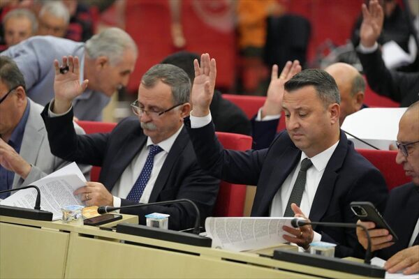 Manisa Büyükşehir Belediye Meclisi, 2025 yılının son toplantısını gerçekleştirdi 2025 yılı boyunca dışa bağımlılığı azaltmaya çalıştıklarını belirten Başkan Dutlulu,