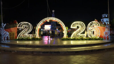 Marmaris Belediyesi'nin düzenlediği Marmaris Yeni Yıl Festivali'nde stantlar, etkinlikler ve