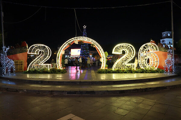 Marmaris’te Yeni Yıl Festivali stantları kuruldu Marmaris Belediyesi'nin düzenlediği Marmaris Yeni Yıl Festivali'nde stantlar, etkinlikler ve