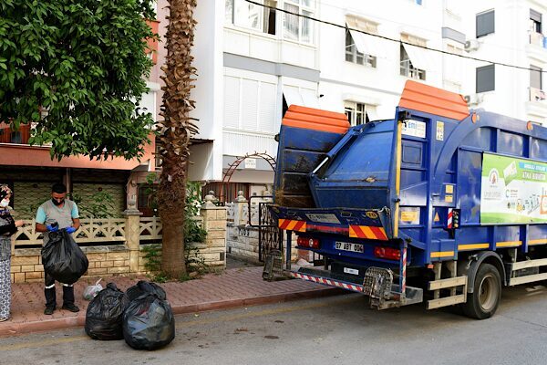 Antalya Muratpaşa Belediyesi’nin yürüttüğü Çevreci Komşu Kart projesinde kasım ayında