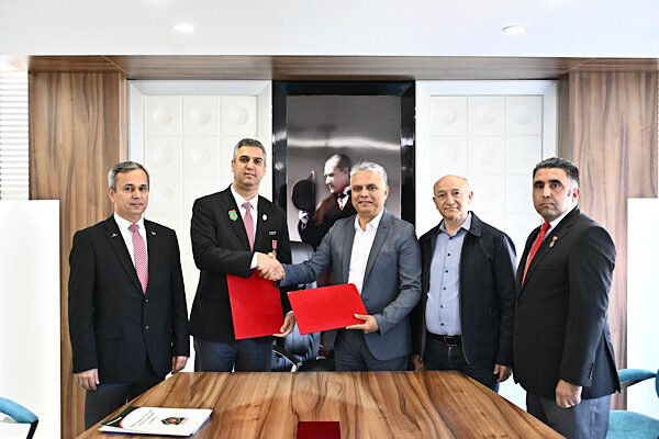 Muratpaşa Belediye Başkanı Ümit Uysal ile Türkiye Harp Malulü Gaziler