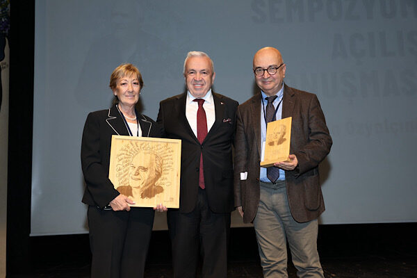 Nilüfer’de “Çocukluktan Sınıfa, Sınıf’tan Hayata Rıfat Ilgaz Sempozyumu” düzenlendi “Çocukluktan Sınıfa, Sınıf’tan Hayata Rıfat Ilgaz Sempozyumu” başlığıyla düzenlenen ve