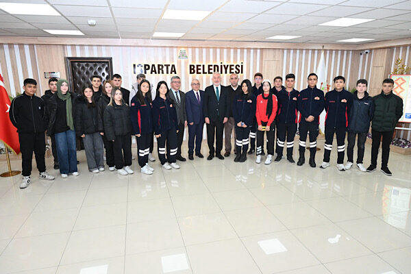 Öğrencilerden Başkan Başdeğirmen’e ziyaret Isparta TOBB Mesleki ve Teknik Anadolu Lisesi İtfaiyecilik ve Yangın