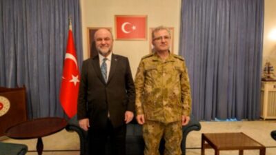 Milli Savunma Bakanlığından yapılan açıklamaya göre Kara Kuvvetleri Komutanı Orgeneral Metin